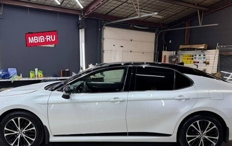 Toyota Camry, 2021 год, 2 650 000 рублей, 4 фотография