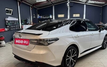 Toyota Camry, 2021 год, 2 650 000 рублей, 6 фотография