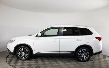 Mitsubishi Outlander III рестайлинг 3, 2017 год, 1 299 000 рублей, 8 фотография