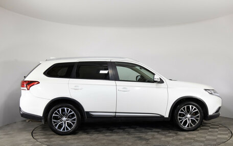 Mitsubishi Outlander III рестайлинг 3, 2017 год, 1 299 000 рублей, 4 фотография