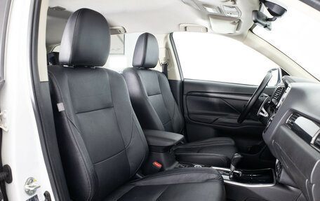 Mitsubishi Outlander III рестайлинг 3, 2017 год, 1 299 000 рублей, 12 фотография