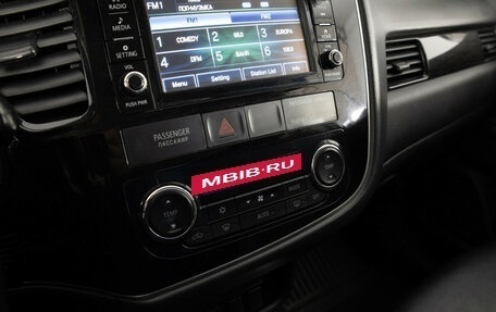 Mitsubishi Outlander III рестайлинг 3, 2017 год, 1 299 000 рублей, 20 фотография