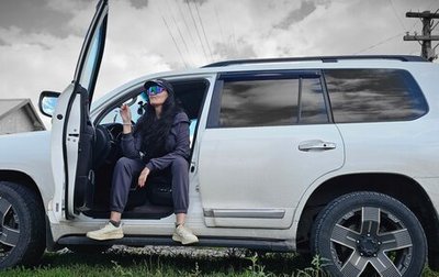 Toyota Land Cruiser 200, 2012 год, 4 000 000 рублей, 1 фотография
