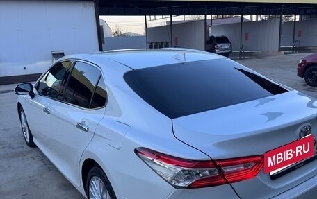 Toyota Camry, 2020 год, 3 000 000 рублей, 2 фотография