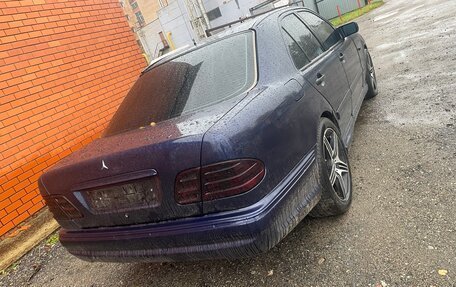 Mercedes-Benz E-Класс, 1998 год, 380 000 рублей, 6 фотография