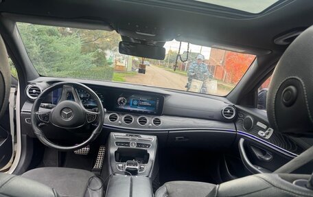 Mercedes-Benz E-Класс, 2016 год, 3 000 000 рублей, 6 фотография