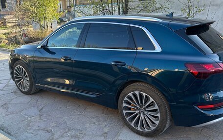 Audi e-tron I, 2020 год, 6 000 000 рублей, 1 фотография