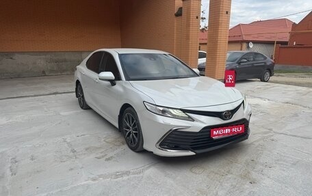 Toyota Camry, 2021 год, 3 050 000 рублей, 1 фотография