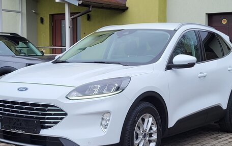 Ford Kuga III, 2020 год, 1 640 000 рублей, 3 фотография
