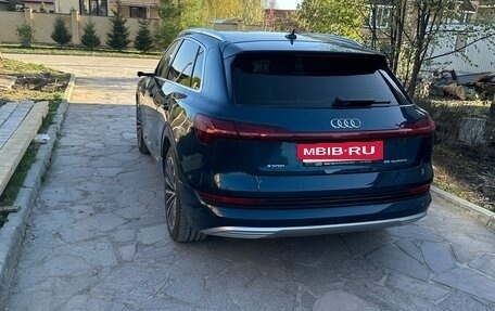 Audi e-tron I, 2020 год, 6 000 000 рублей, 2 фотография