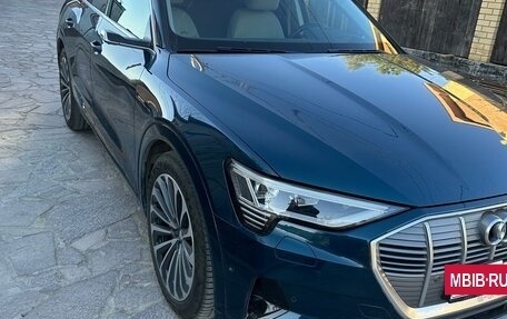 Audi e-tron I, 2020 год, 6 000 000 рублей, 3 фотография