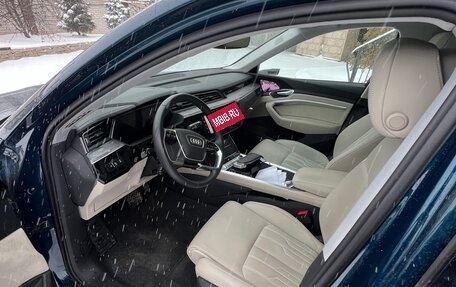 Audi e-tron I, 2020 год, 6 000 000 рублей, 6 фотография