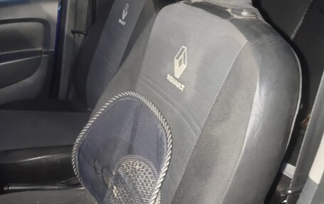 Renault Logan II, 2016 год, 800 000 рублей, 9 фотография