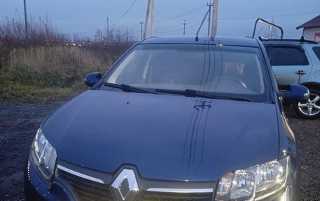 Renault Logan II, 2016 год, 800 000 рублей, 12 фотография