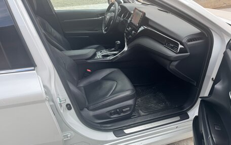 Toyota Camry, 2021 год, 3 050 000 рублей, 2 фотография