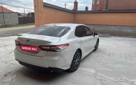 Toyota Camry, 2021 год, 3 050 000 рублей, 3 фотография