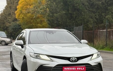 Toyota Camry, 2021 год, 2 950 000 рублей, 1 фотография