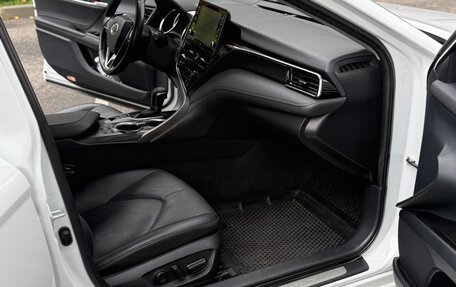 Toyota Camry, 2021 год, 2 950 000 рублей, 11 фотография