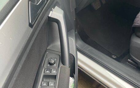 Volkswagen Tiguan II, 2020 год, 2 340 000 рублей, 5 фотография