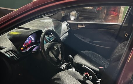 Hyundai Solaris II рестайлинг, 2012 год, 400 000 рублей, 9 фотография