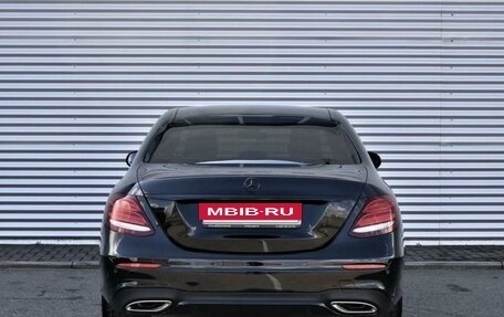 Mercedes-Benz E-Класс, 2019 год, 3 400 000 рублей, 3 фотография