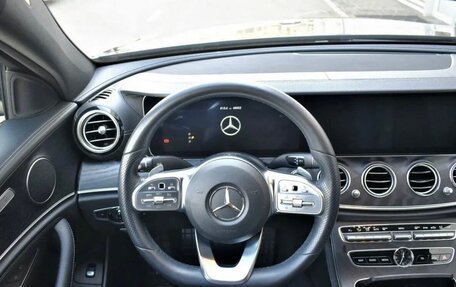 Mercedes-Benz E-Класс, 2019 год, 3 400 000 рублей, 6 фотография