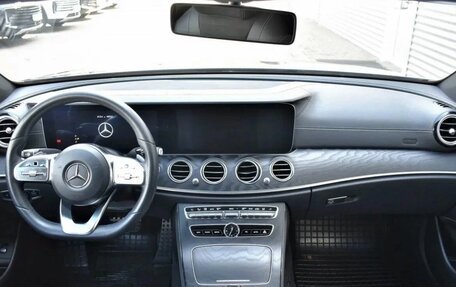 Mercedes-Benz E-Класс, 2019 год, 3 400 000 рублей, 12 фотография