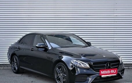 Mercedes-Benz E-Класс, 2019 год, 3 400 000 рублей, 9 фотография