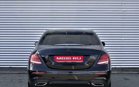 Mercedes-Benz E-Класс, 2019 год, 3 400 000 рублей, 10 фотография