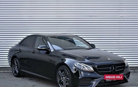 Mercedes-Benz E-Класс, 2019 год, 3 400 000 рублей, 14 фотография