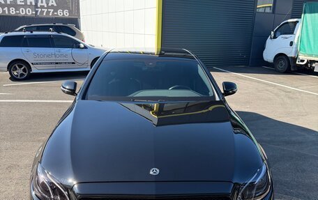 Mercedes-Benz E-Класс, 2019 год, 3 400 000 рублей, 21 фотография