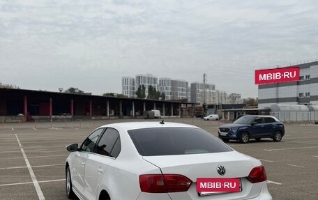 Volkswagen Jetta VI, 2012 год, 595 000 рублей, 8 фотография