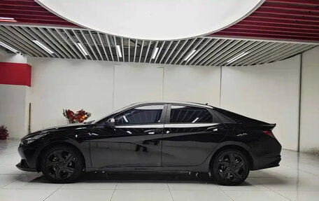 Hyundai Elantra, 2022 год, 1 390 000 рублей, 2 фотография