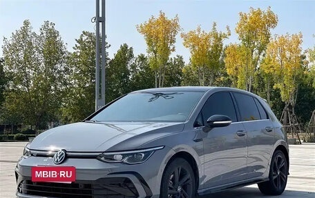 Volkswagen Golf VIII, 2021 год, 1 975 998 рублей, 3 фотография