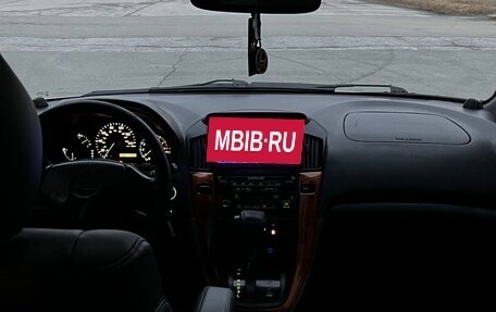 Lexus RX IV рестайлинг, 2000 год, 1 800 000 рублей, 20 фотография