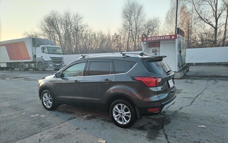 Ford Escape III, 2019 год, 1 999 999 рублей, 2 фотография