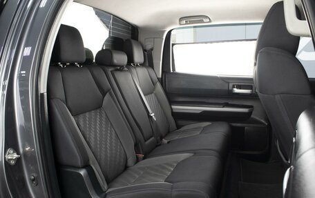 Toyota Tundra II, 2019 год, 5 670 000 рублей, 6 фотография