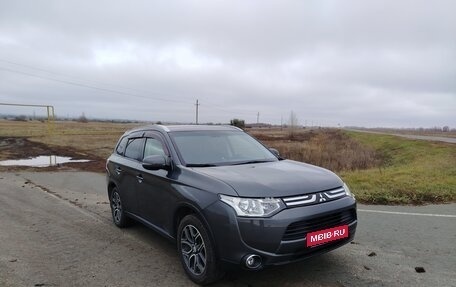 Mitsubishi Outlander III рестайлинг 3, 2014 год, 1 630 000 рублей, 1 фотография