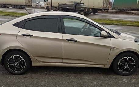 Hyundai Solaris II рестайлинг, 2014 год, 650 000 рублей, 5 фотография