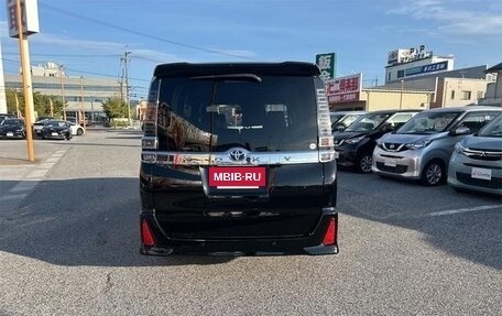 Toyota Voxy, 2022 год, 2 400 005 рублей, 4 фотография