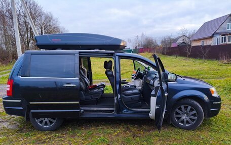 Chrysler Voyager IV, 2008 год, 900 000 рублей, 2 фотография