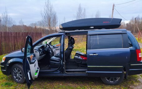 Chrysler Voyager IV, 2008 год, 900 000 рублей, 5 фотография