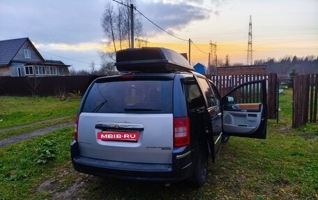 Chrysler Voyager IV, 2008 год, 900 000 рублей, 3 фотография