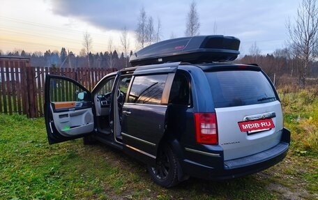 Chrysler Voyager IV, 2008 год, 900 000 рублей, 4 фотография