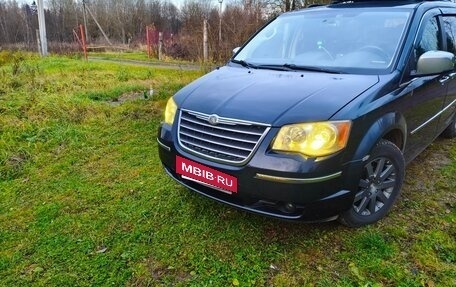 Chrysler Voyager IV, 2008 год, 900 000 рублей, 16 фотография