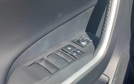 Toyota RAV4, 2025 год, 4 950 000 рублей, 10 фотография