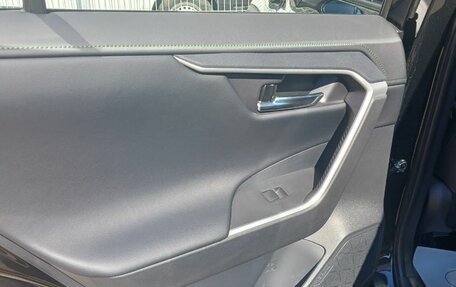 Toyota RAV4, 2025 год, 4 950 000 рублей, 24 фотография