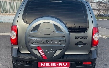 Chevrolet Niva I рестайлинг, 2015 год, 620 000 рублей, 4 фотография