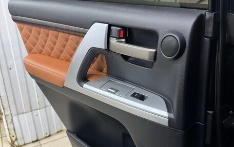 Toyota Land Cruiser 200, 2010 год, 3 000 000 рублей, 15 фотография