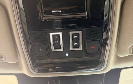 Land Rover Range Rover IV рестайлинг, 2015 год, 4 200 000 рублей, 27 фотография